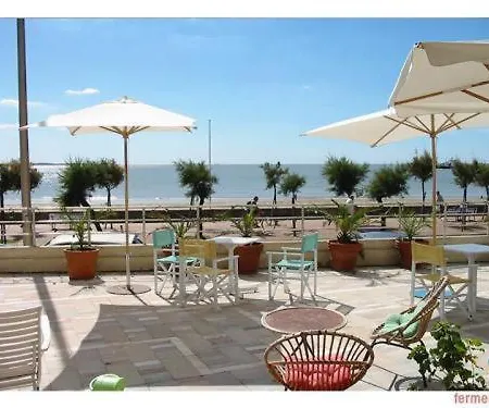 Hotel Le Trident Thyrse
