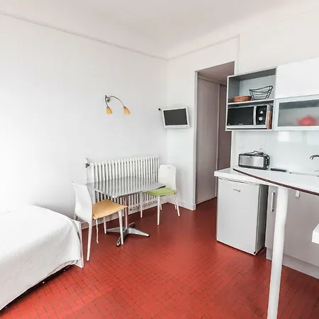 Le Trident Thyrse فندق